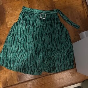 INC Green  and black Belted shiny tiger print circle skirt
